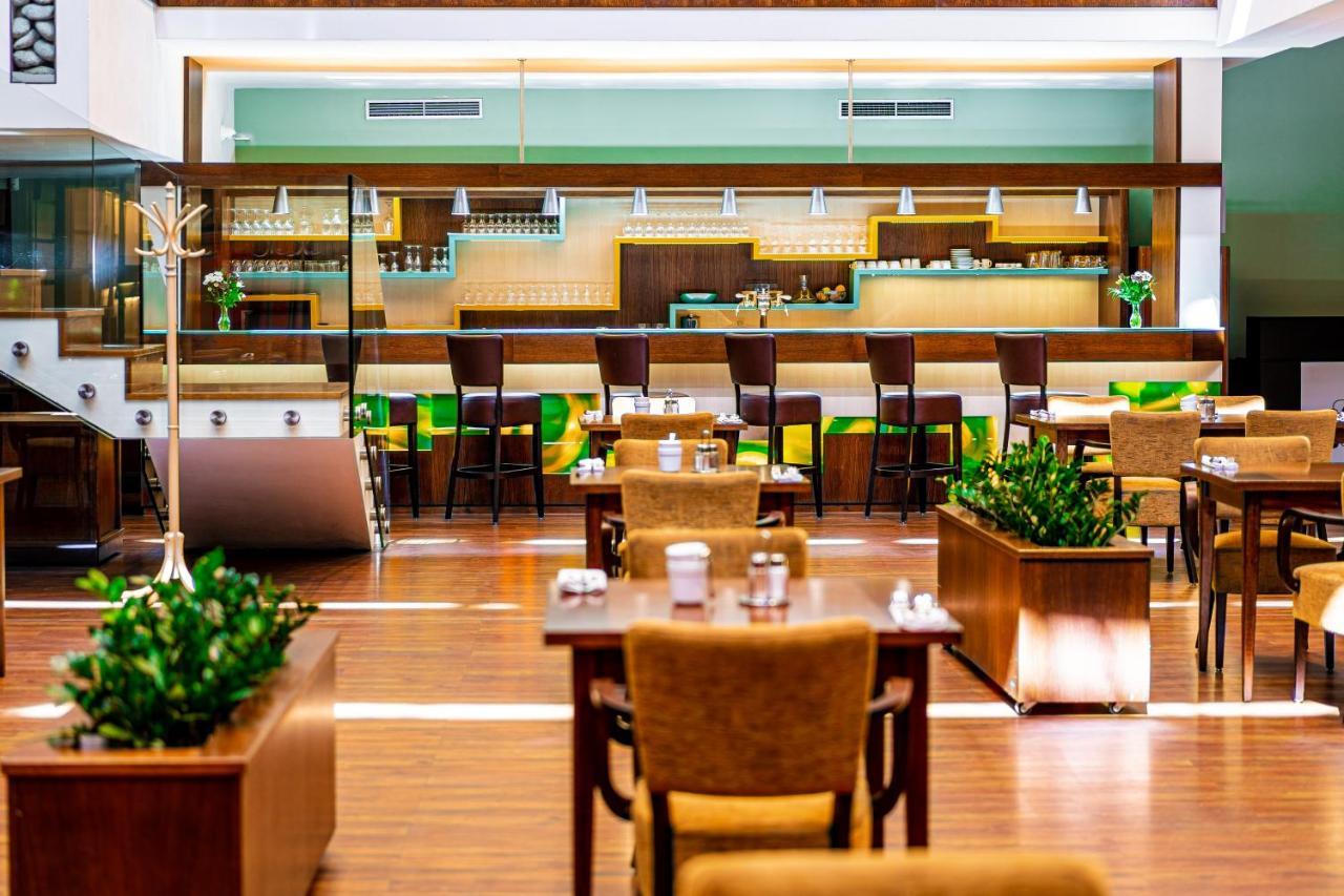 Hotel Baltaci Atrium Zlin Exterior photo