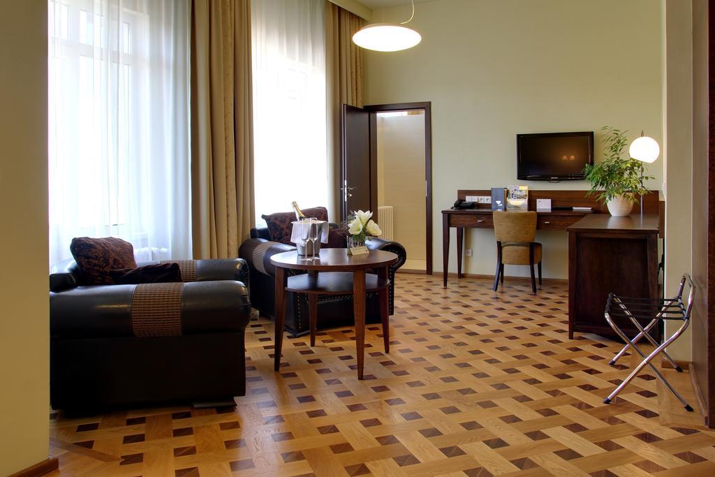 Hotel Baltaci Atrium Zlin Room photo