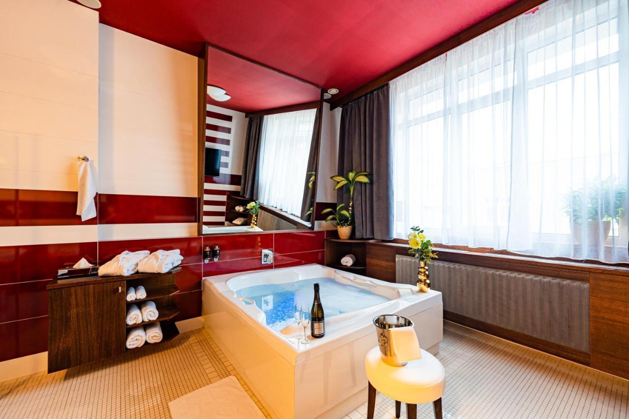 Hotel Baltaci Atrium Zlin Exterior photo