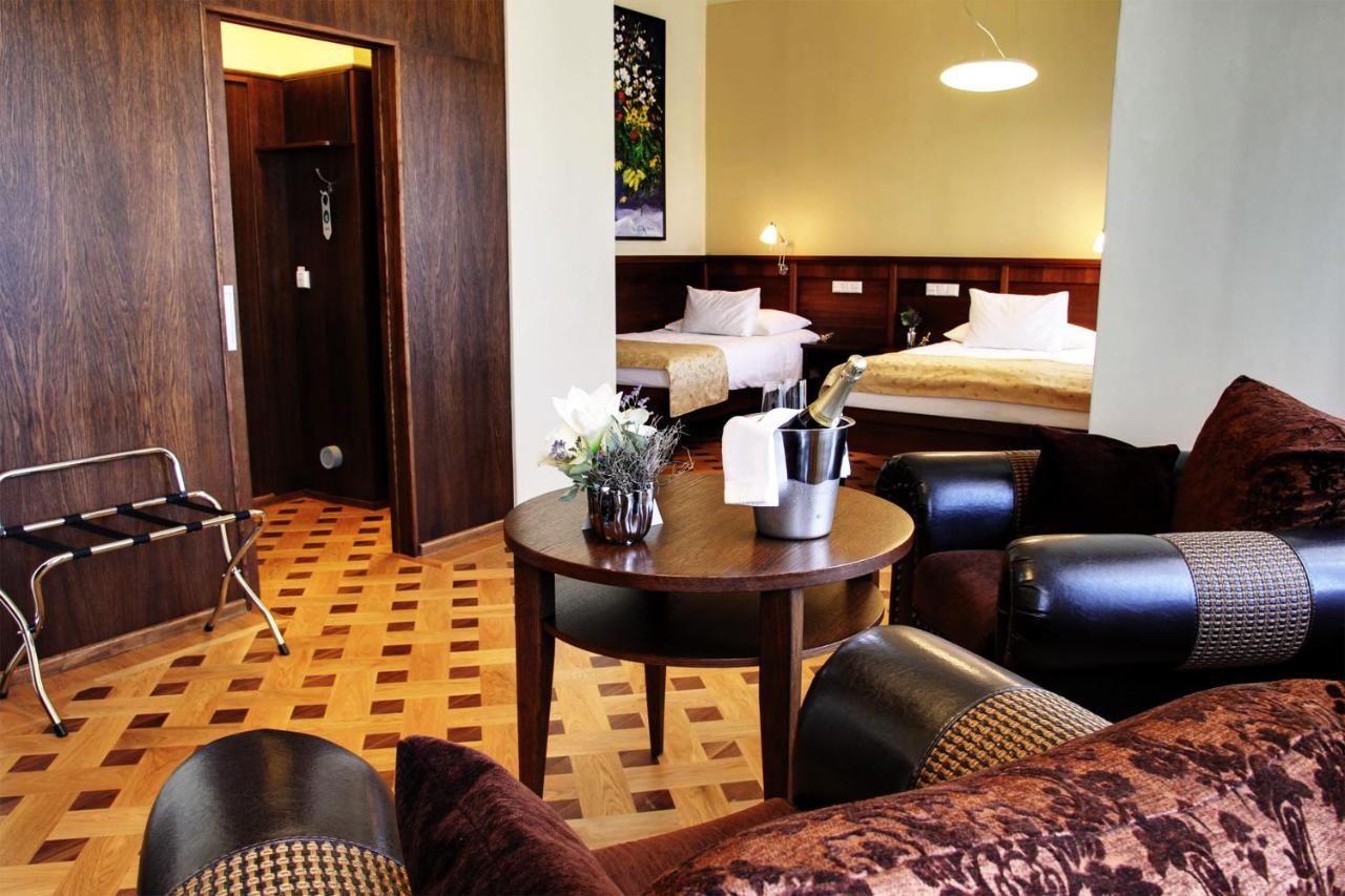 Hotel Baltaci Atrium Zlin Exterior photo