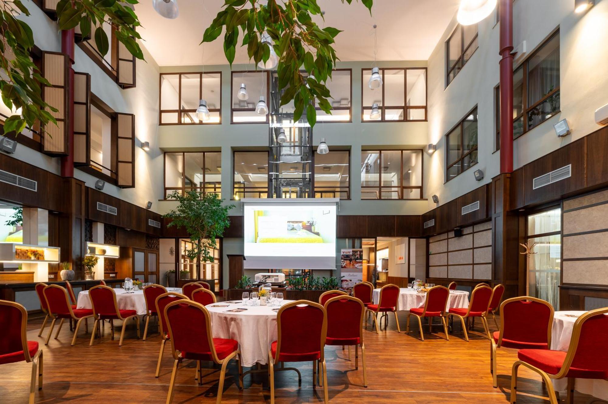 Hotel Baltaci Atrium Zlin Exterior photo